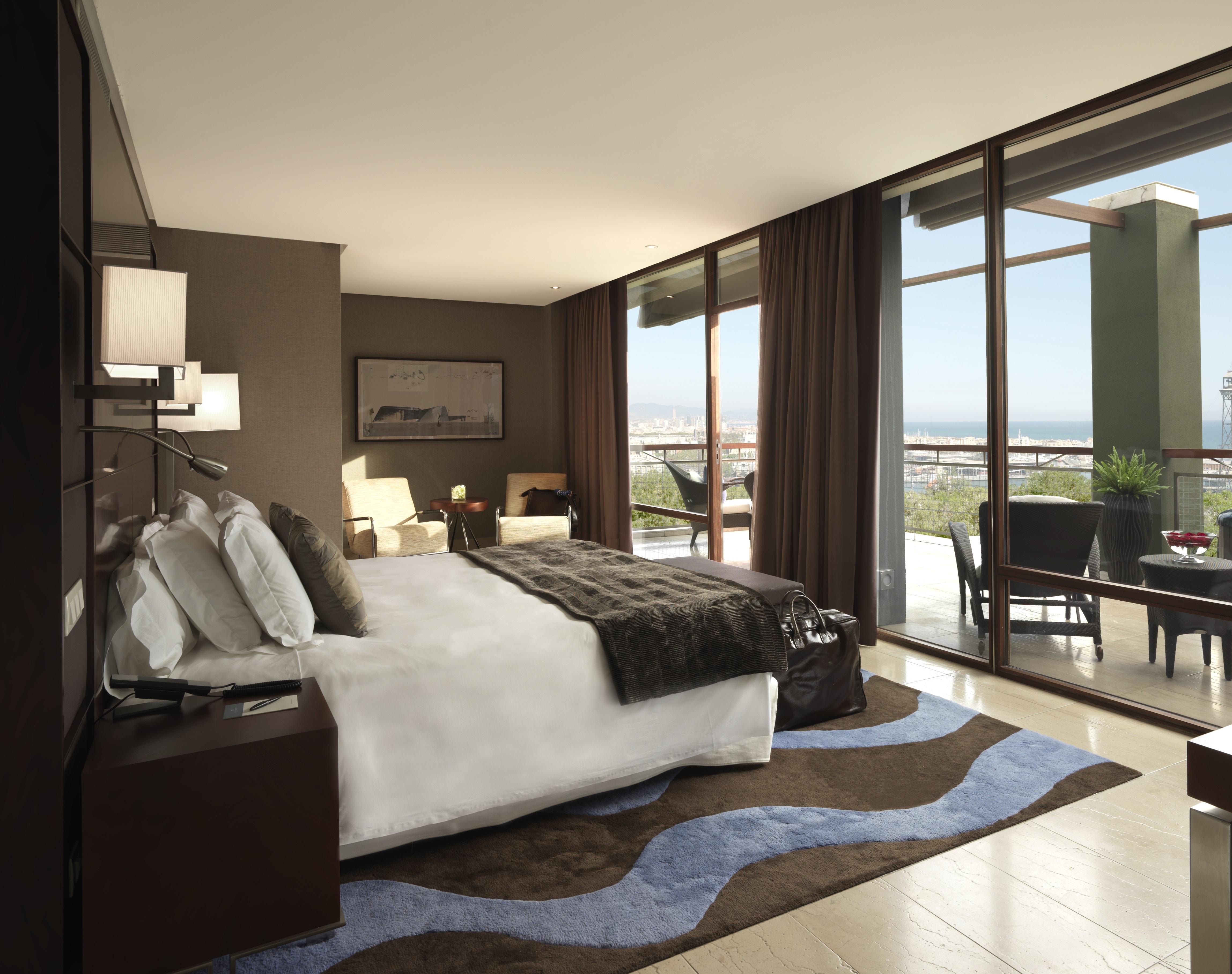 Hotel Miramar Barcelona Gl Exterior foto A bedroom at the Ritz-Carlton, Maldives