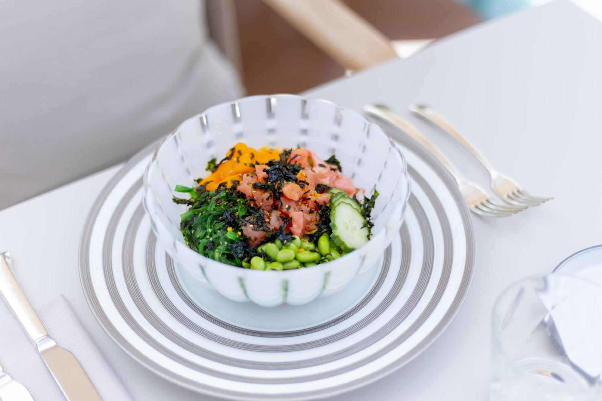 Hotel Miramar Barcelona Gl Exterior foto A salad prepared by a private chef