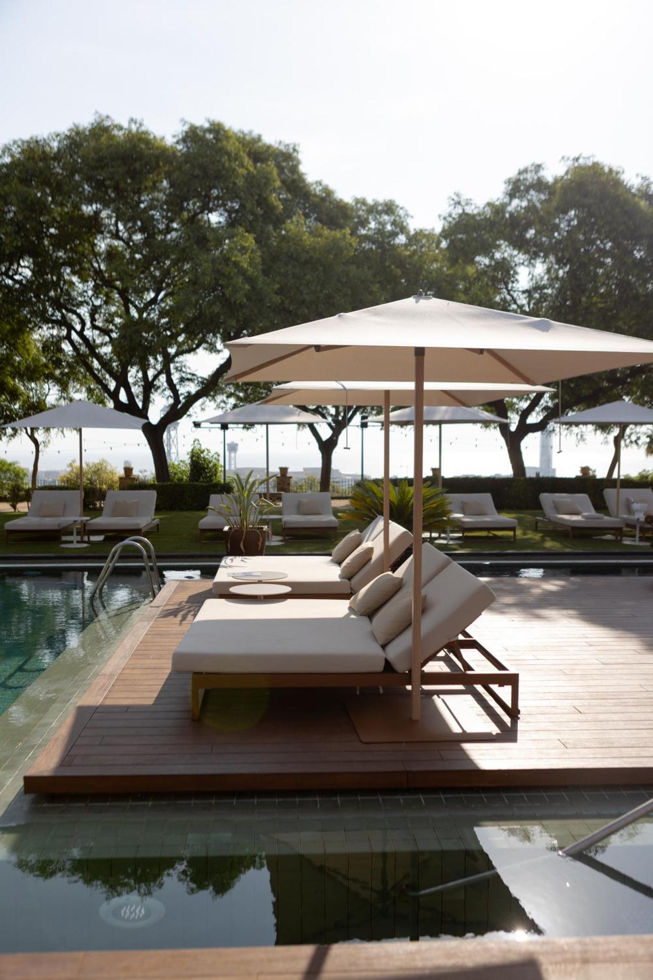 Hotel Miramar Barcelona Gl Exterior foto The pool at the Mandarin Oriental, Barcelona