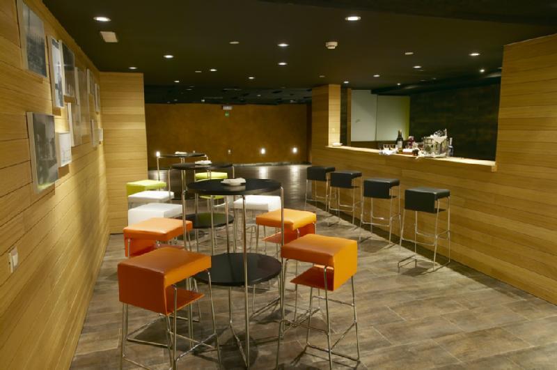 Hotel Miramar Barcelona Gl Exterior foto The lounge at the airport