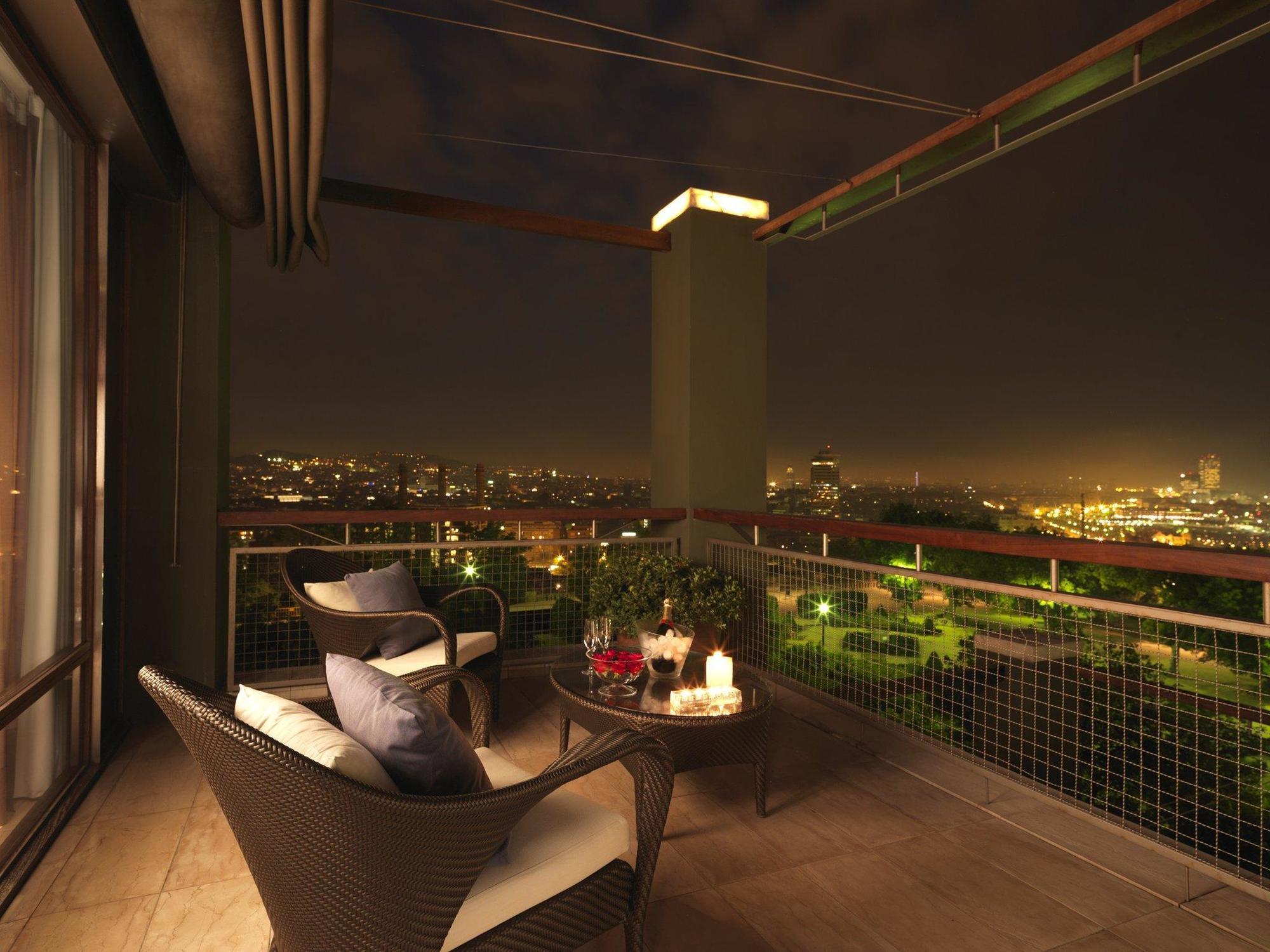 Hotel Miramar Barcelona Gl Exterior foto A balcony