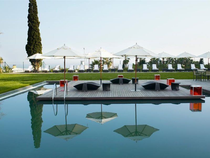 Hotel Miramar Barcelona Gl Exterior foto The pool at the hotel