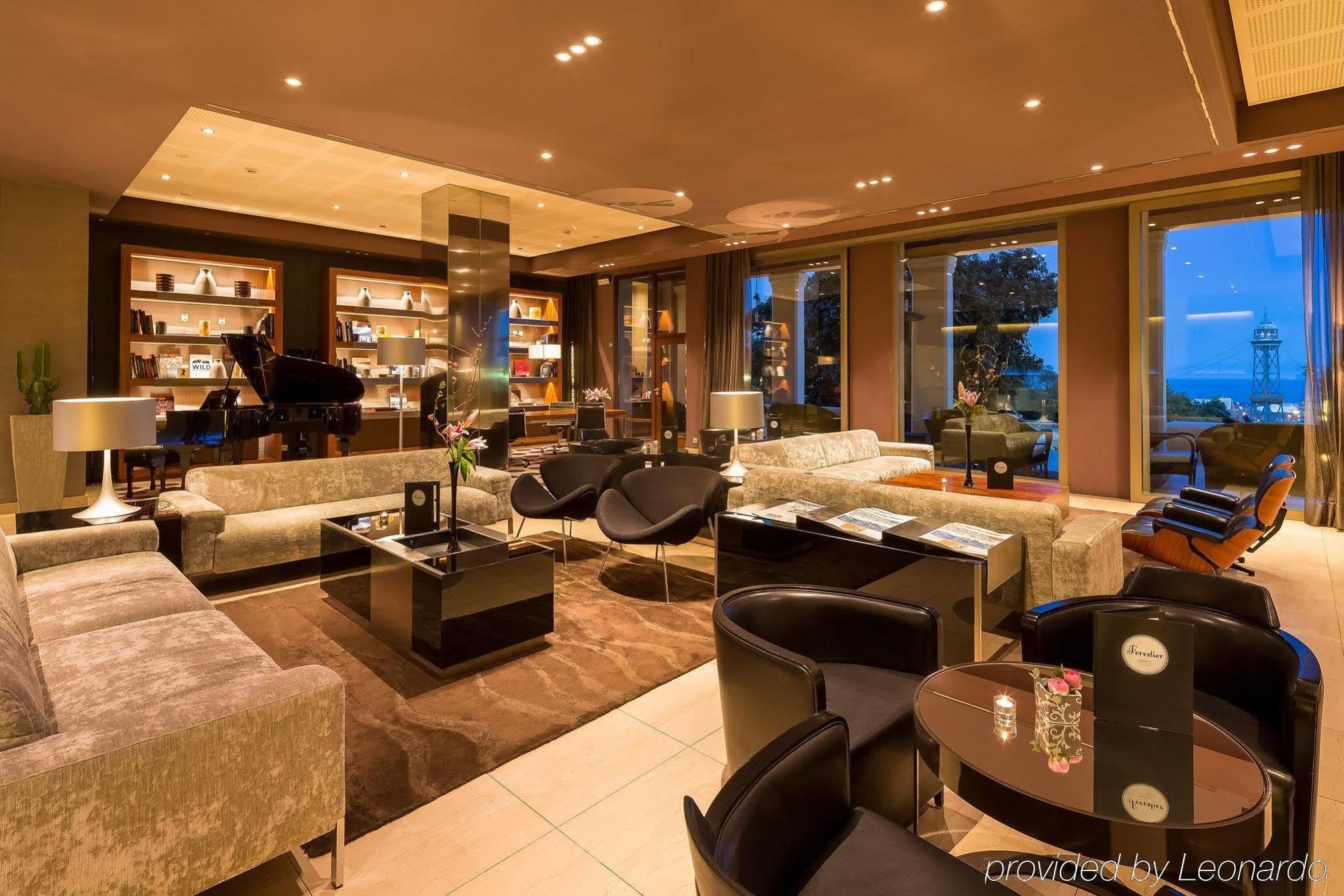 Hotel Miramar Barcelona Gl Exterior foto The lounge at the airport