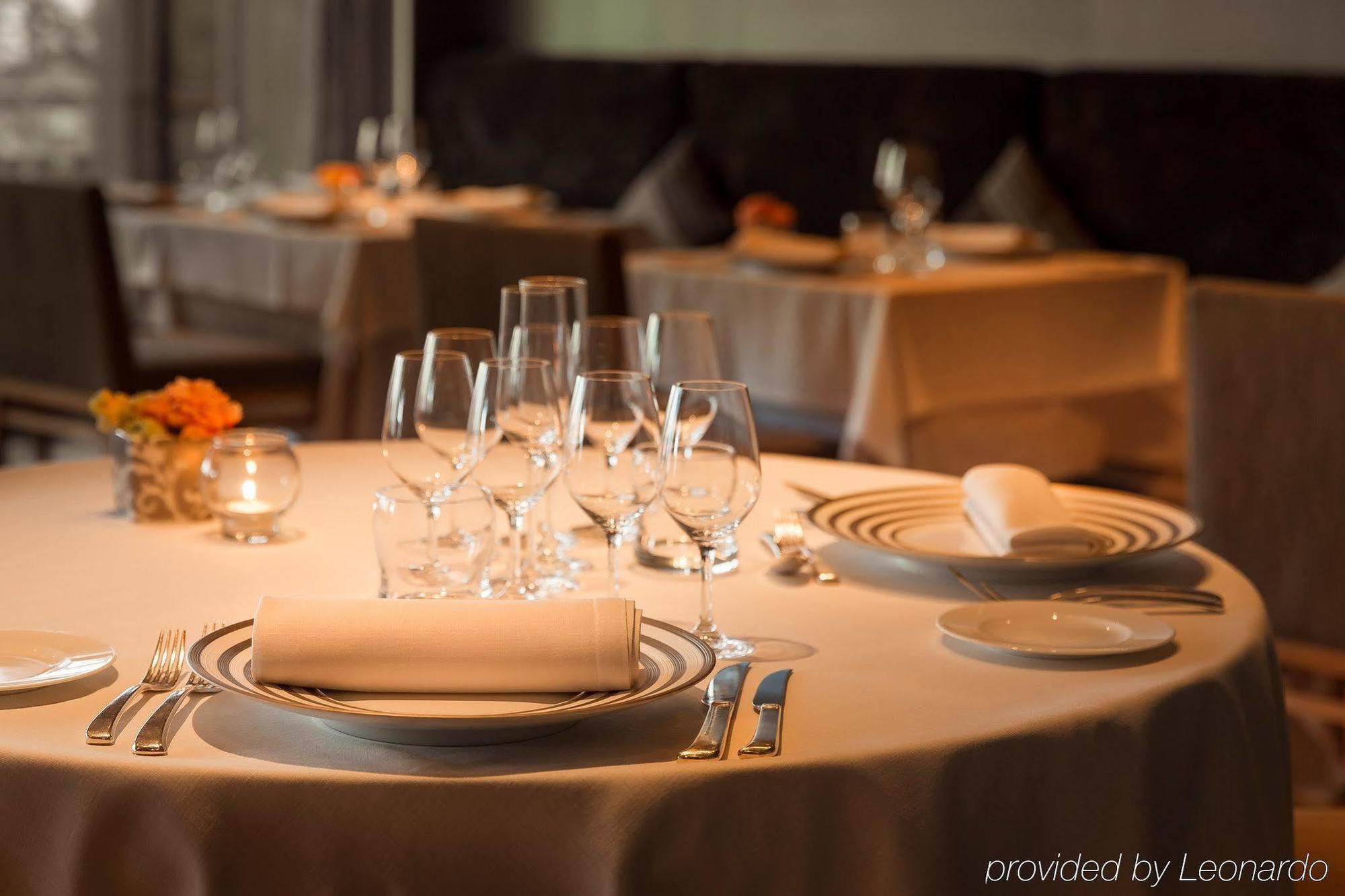 Hotel Miramar Barcelona Gl Exterior foto Table setting at the restaurant
